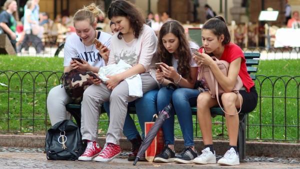 Research on technology: cellphone and its rules of coexistence